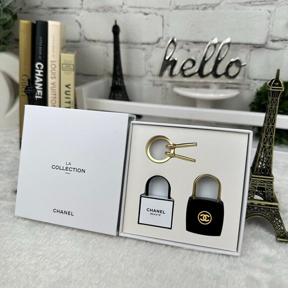 Chanel beauty counter line NEW lock and key keychain bag charm CUTE GIFT! - Picture 1 of 7